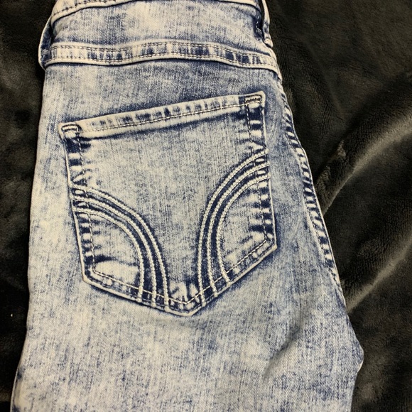 Hollister jeans - Picture 2 of 3